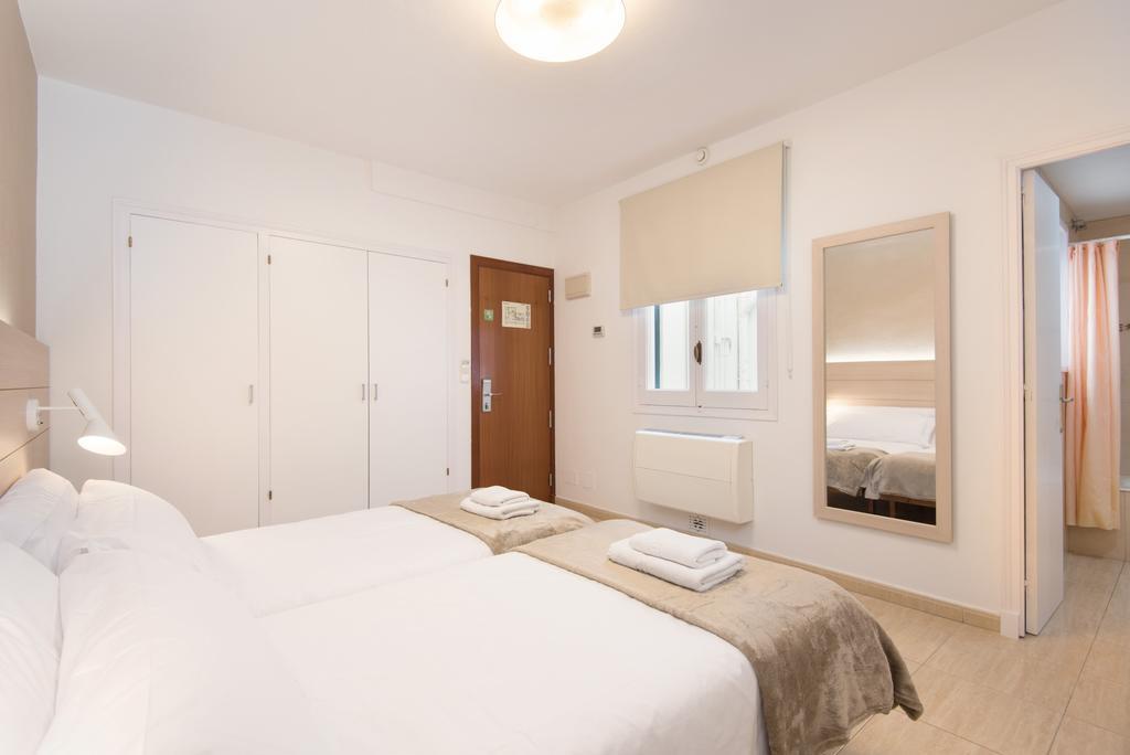 Hostal Jume - Urban Rooms Mahón Екстериор снимка